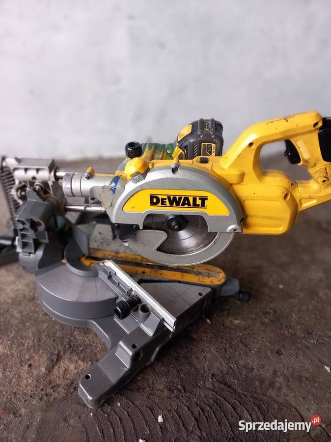 Ukosnica DeWalt do drzewa