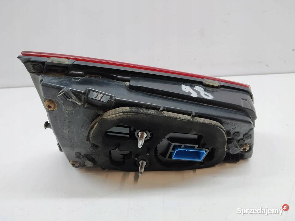 LAMPA TYŁ W KLAPĘ PRAWA KOMBI LED 3G9945308A VW