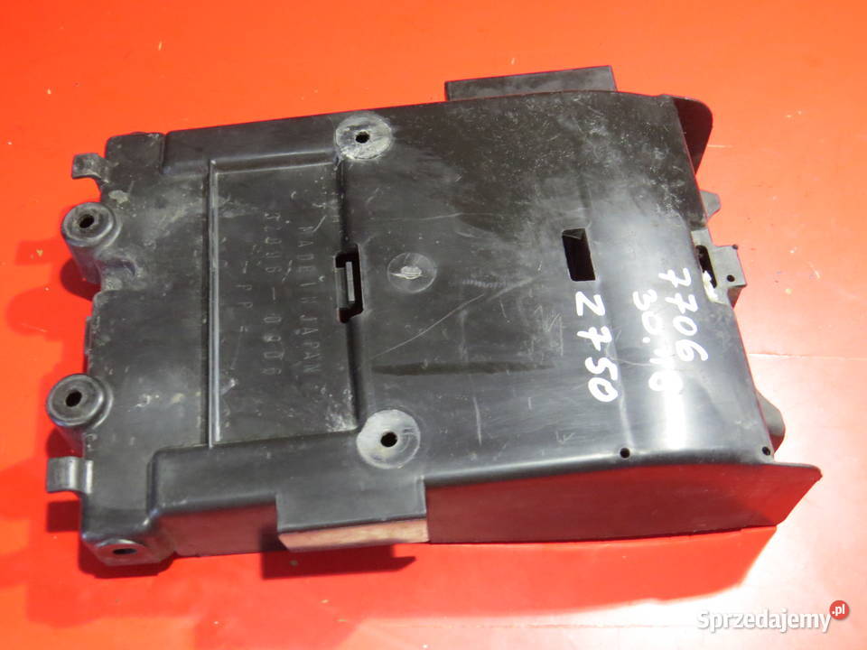 KAWASAKI Z750 Z 750 0412 schowek nadkole Pozostałe mazowieckie Warszawa