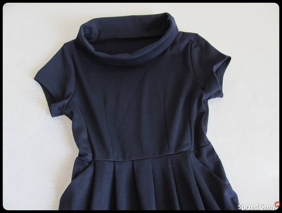 Sukienka granatowa z półgolfem i kieszeniami 38 Bez wzoru