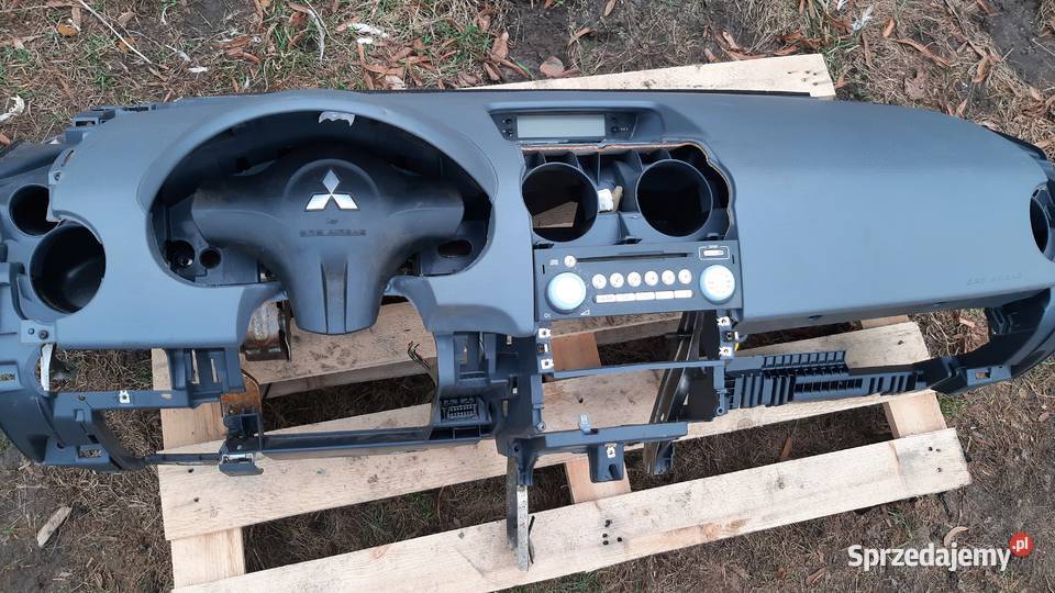 deska rozdzielcza konsola Mitsubishi Colt VI z30 Dębno