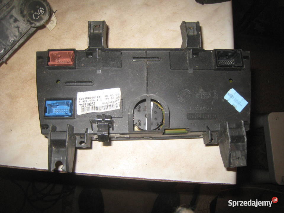 Panel sterowania nawiewów klimatyzacji