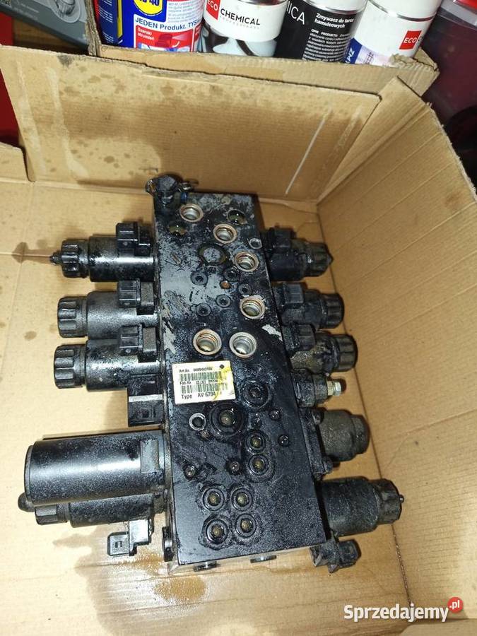 Rozdzielacz 4 sekcje stan idealny LINDE 391 Grójec