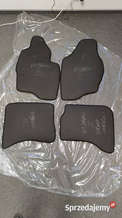 Dywaniki welurowe Mitsubishi Pajero III Ciemnie Poznań