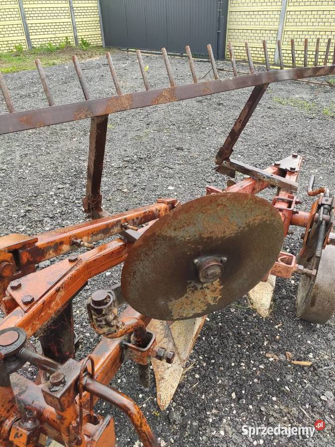 Pług pługi 3 skibowy krój brony kolczatka nieuszkodzony Pługi Iłża sprzedam