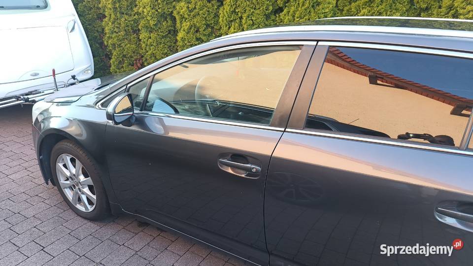 Toyota Avensis manualna Legnica