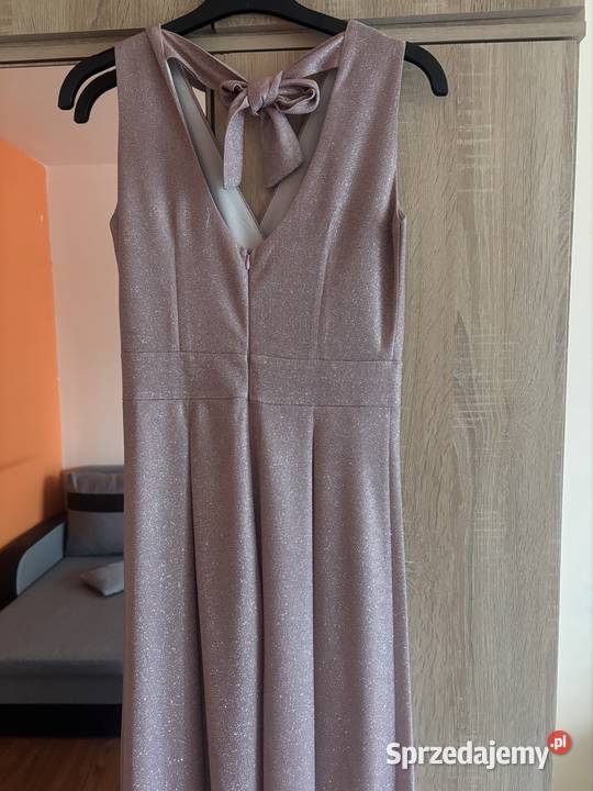 Długa sukni z rozcięciem różowy