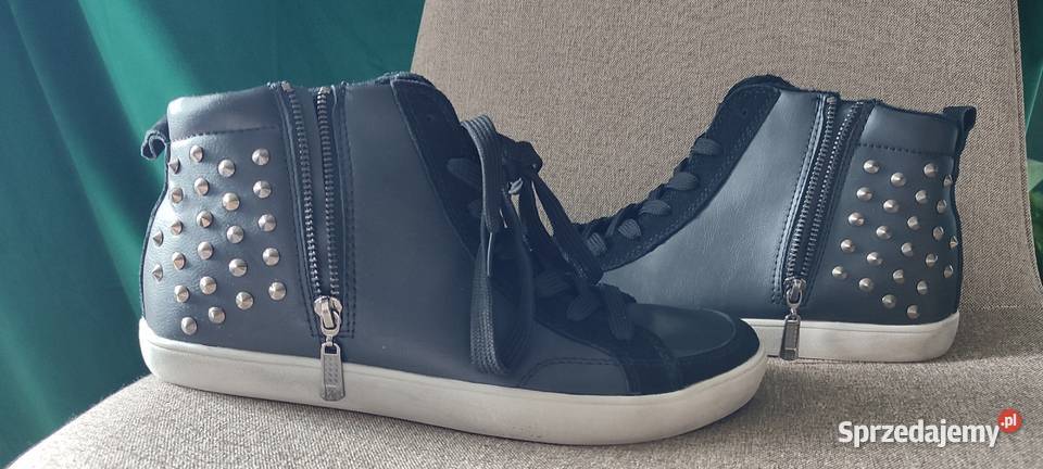 Nowe czarne buty z ćwiekami Zduńska Wola