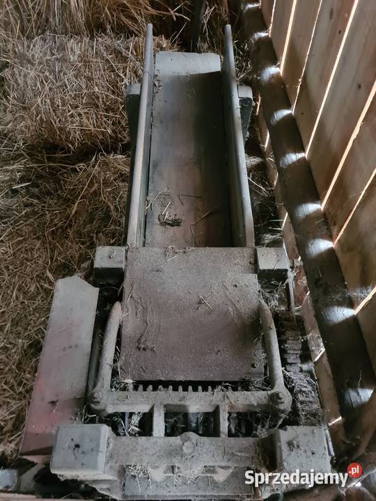 Zabytkowa Drewniano Metalowa Sieczkarnia Ręczna Rząśnik