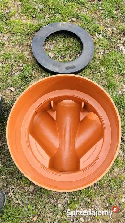 Kompletna studzienka kanalizacyjna PVC Dn425160 Świebodzice