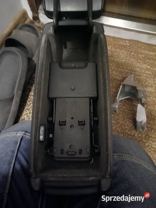 Sprzedam podłokietnik Audi A6 podkarpackie Lubaczów