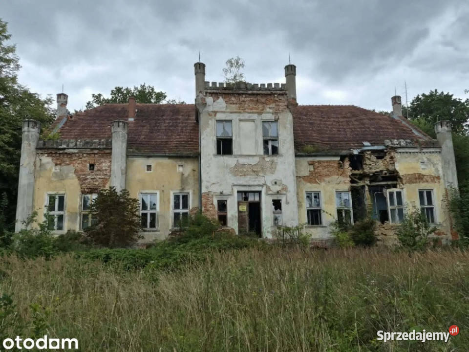 Zabytkowy zespół pałacowoparkowy z wyjątkowym Człopa