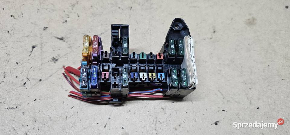 Skrzynka bezpieczników mercedes w203 2035400050 Zbąszyń