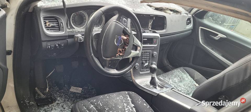 Volvo V60 Uszkodzone na Części 2011 163 20 Poznań