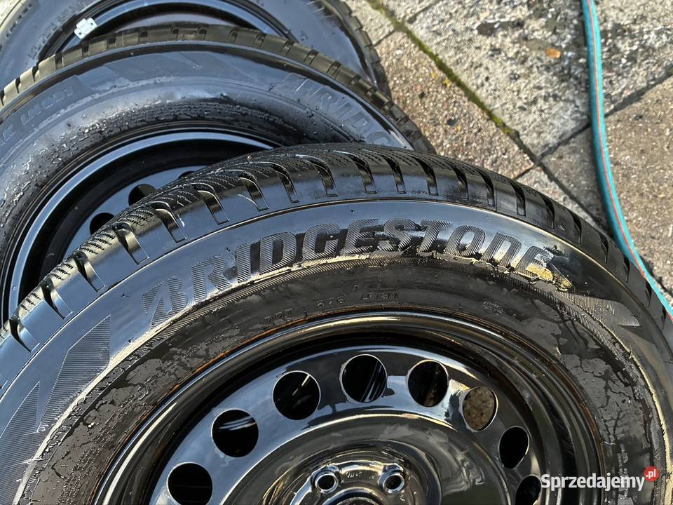 Koła zimowe Audi Q3 17 stalówki plus kołpaki łódzkie