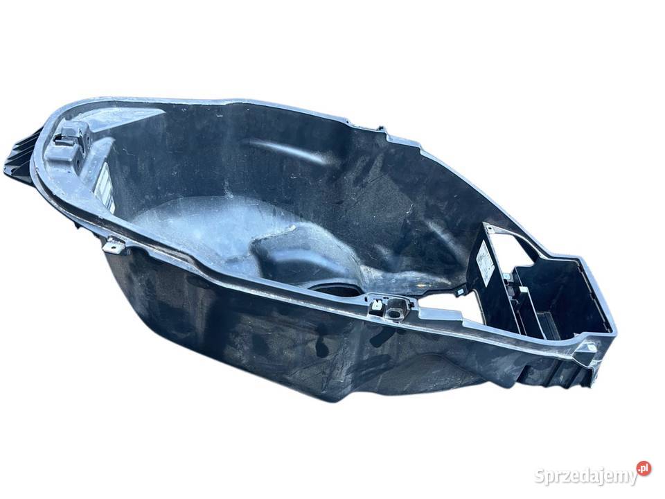 Schowek Piaggio Beverly 400 hpe 22r osobowe Ostrów Wielkopolski