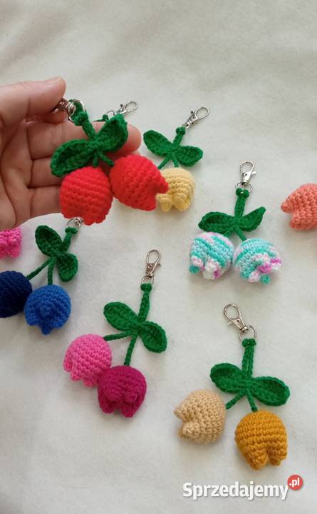 Tulipany wykonane na szydełku breloki Łask