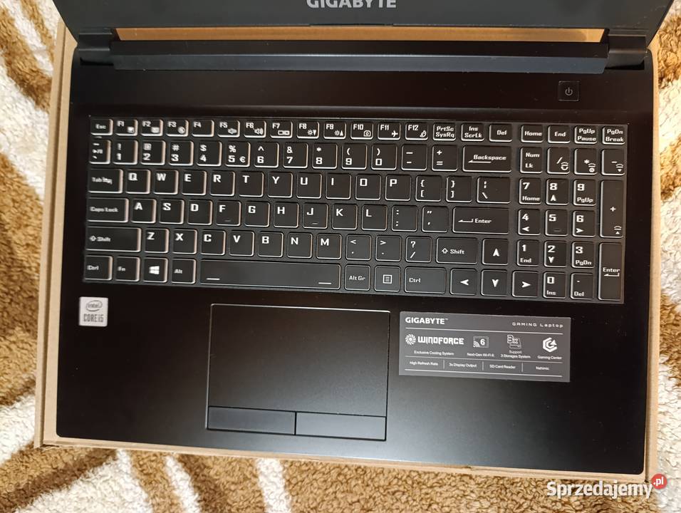 Gigabyte 144Hz i5 10500H RTX 3060 16 RAM 512SSD