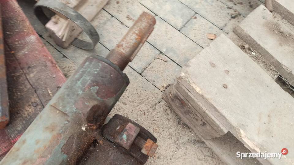 posuw rolki do strugarki 4 stronnej na łańcuchu Kłodawa