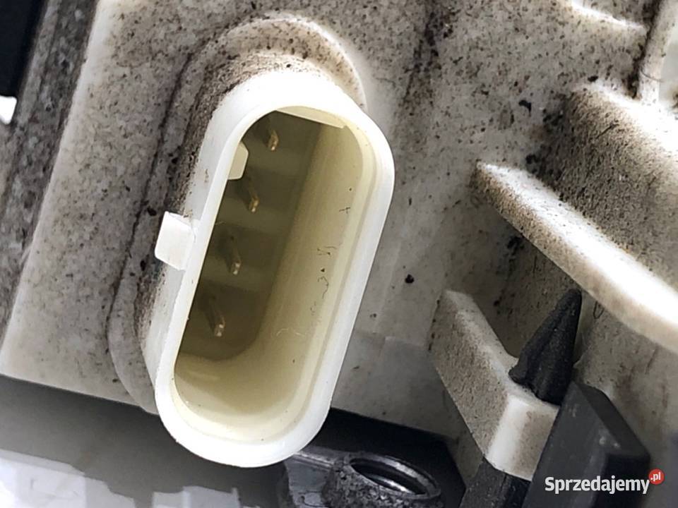 ZAMEK DRZWI LEWY TYŁ MERCEDES W176 Hatchback osobowe