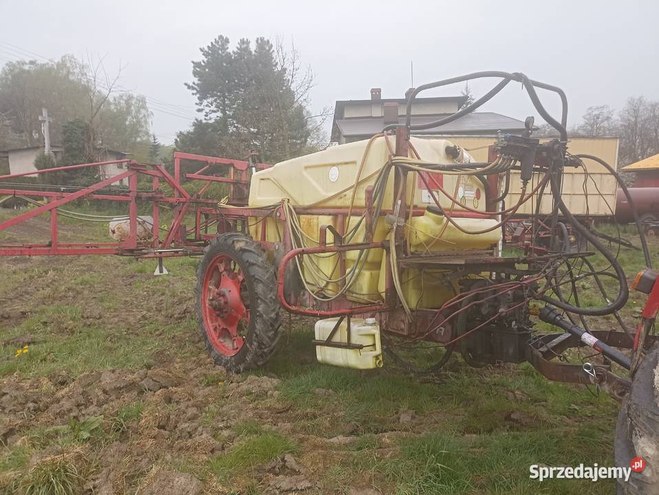Opryskiwacz Pilmet 2000l 18m sprzedam