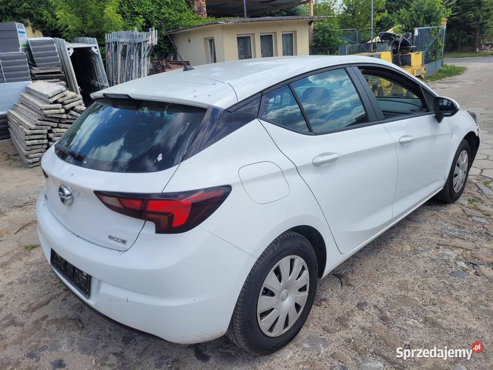 Opel Astra Benzyna Delikatnie uszkodzona Astra Kielce