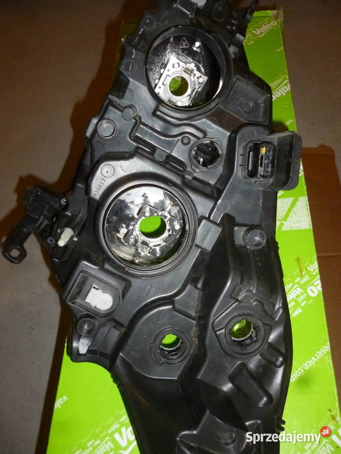 PEUGEOT 208 I 201315 lampa prawy przód Części samochodowe Bochnia