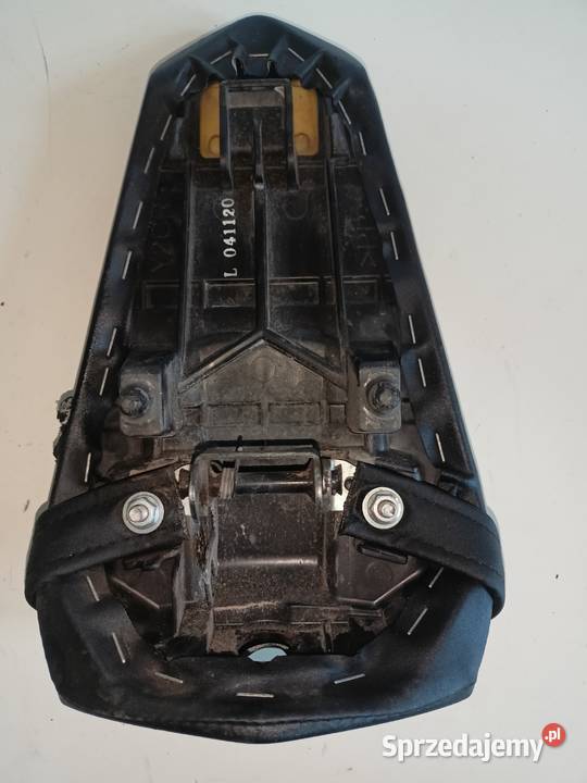 Tylna kanapa fotel Yamaha YZF R1 2022 Y2CP Motoryzacja Turek