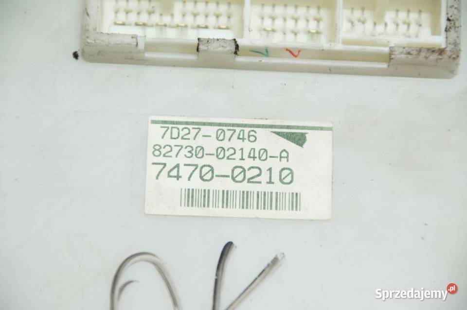 SKRZYNKA BEZPIECZNIKÓW TOYOTA AURIS 8273002140A Lipno