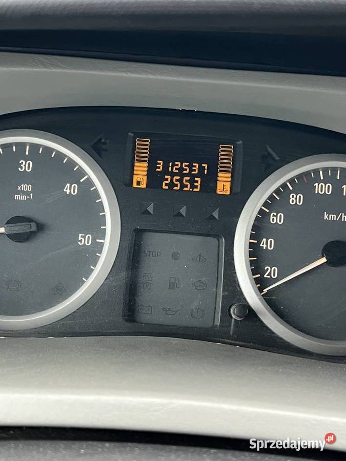 Opel Vivaro L2H1 20 Tdci 115 stan b 2000cm3