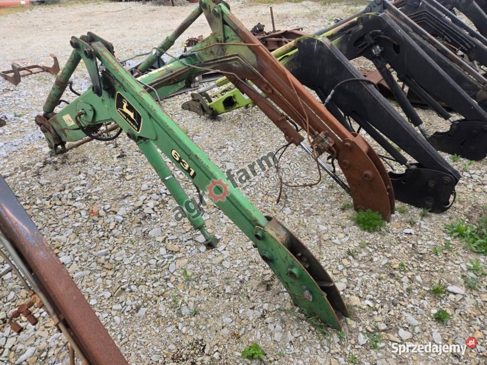 Ładowacz czołowy John Deere 631 Byków