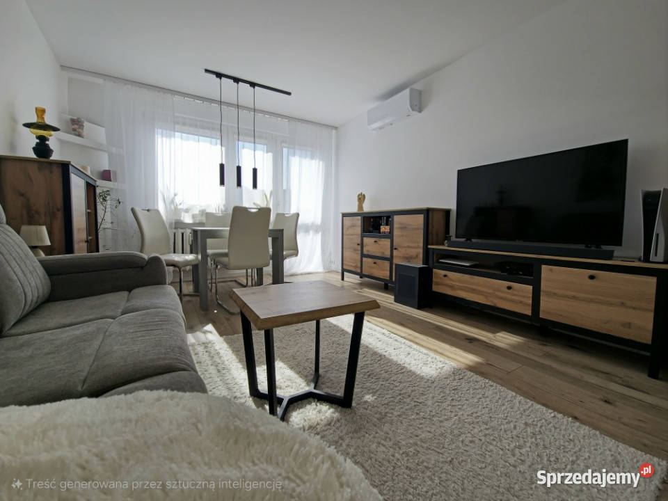 3 pokojowe mieszkanie z klimatyzacją Rok budowy 1978