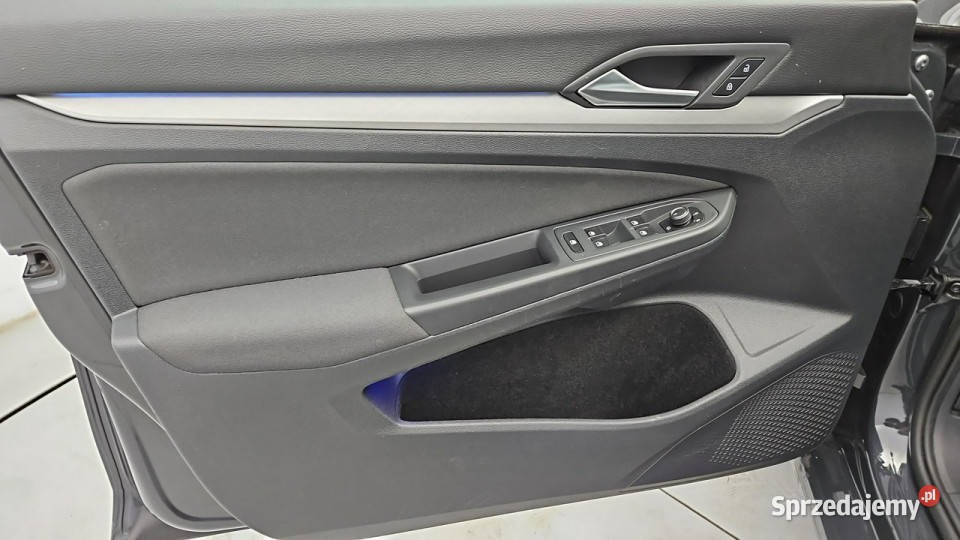 Volkswagen Golf Golf VIII 20 TDI Life Z Warszawa sprzedam