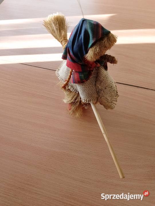 CZAROWNICA na miotle Baba Jaga ludowa lalka ze Poznań