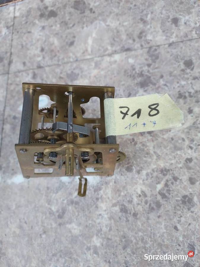 718 Mechanizm starego zegara HAU chodzik Tczew