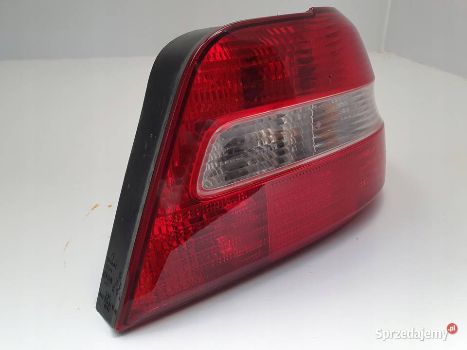 LAMPA PRAWA Volvo S40 I lift 9904r TYLNA prawy