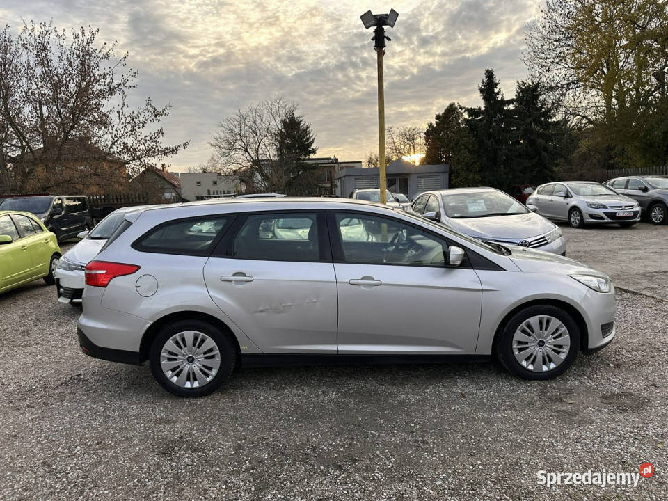 Ford Focus Salon PolskaII właścicielUszkodzony manualna Warszawa sprzedam