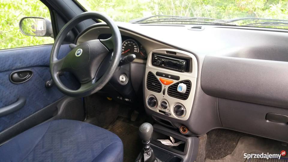 Fiat Albea 12 16v uszkodzony na części Białystok