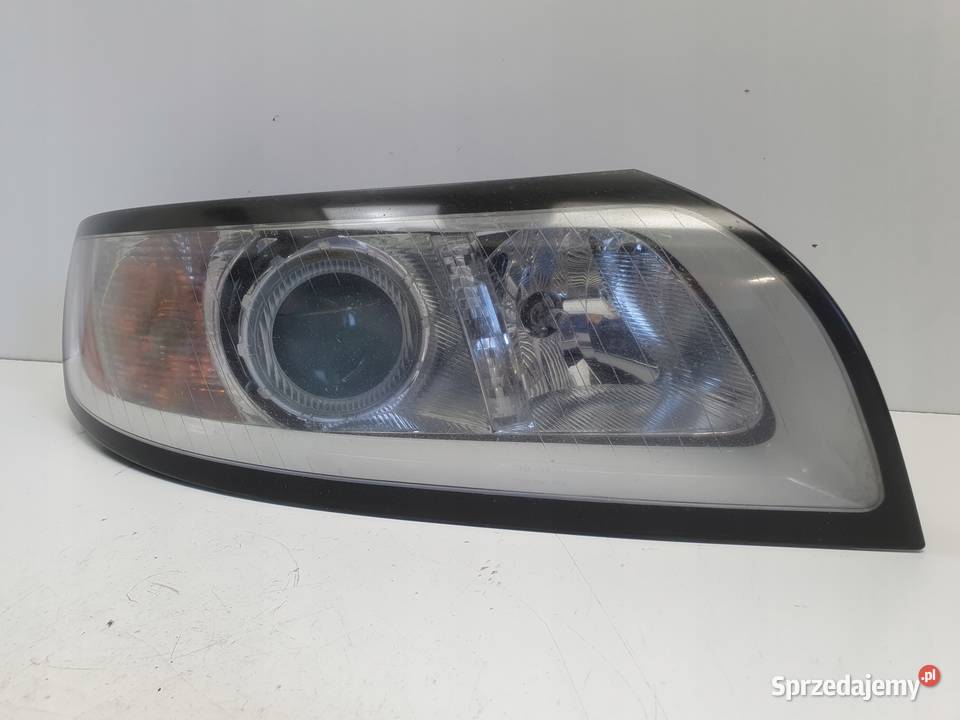 Volvo S40 II V50 LIFT PRZEDNIA LAMPA PRAWA prawy Janów