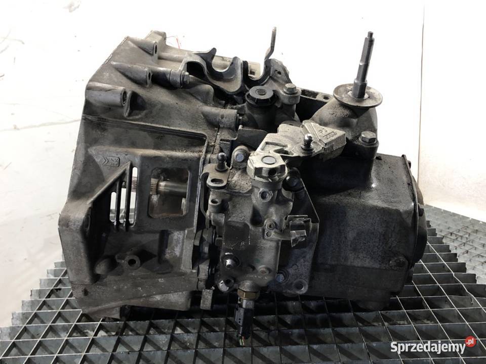 SKRZYNIA BIEGÓW DS DS 5 HL142 16 210 1518 osobowe