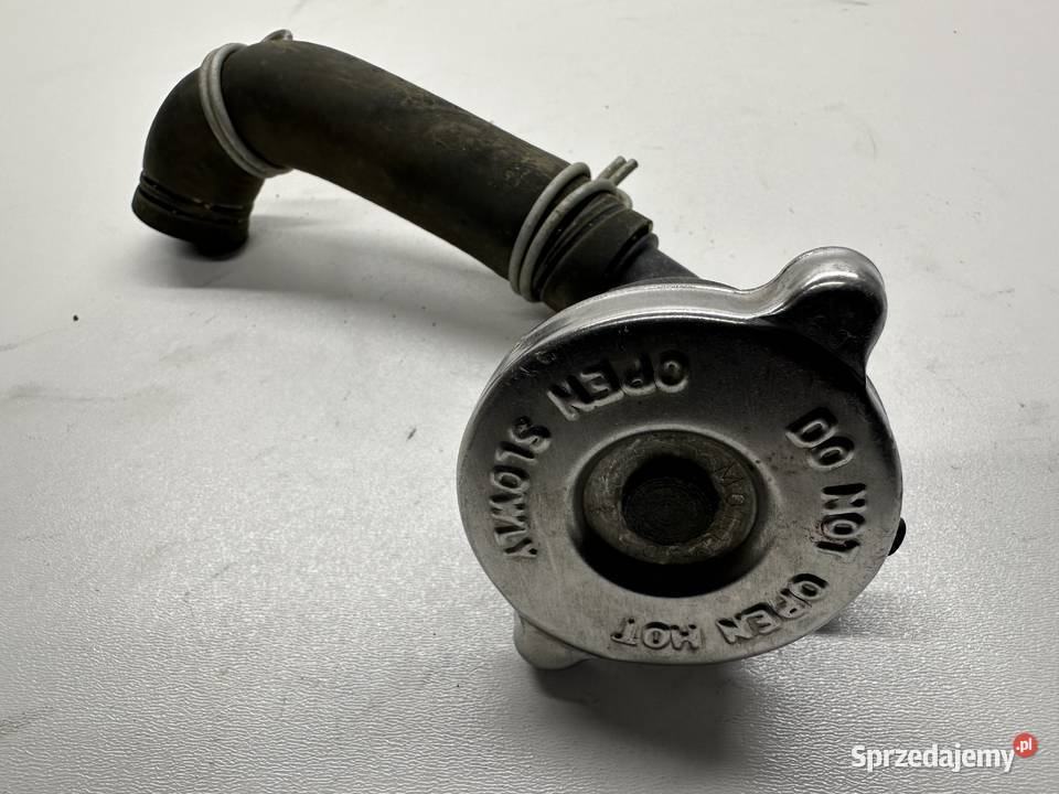 Wlew płynu chłodzącego z korkiem Polaris Sulęcin