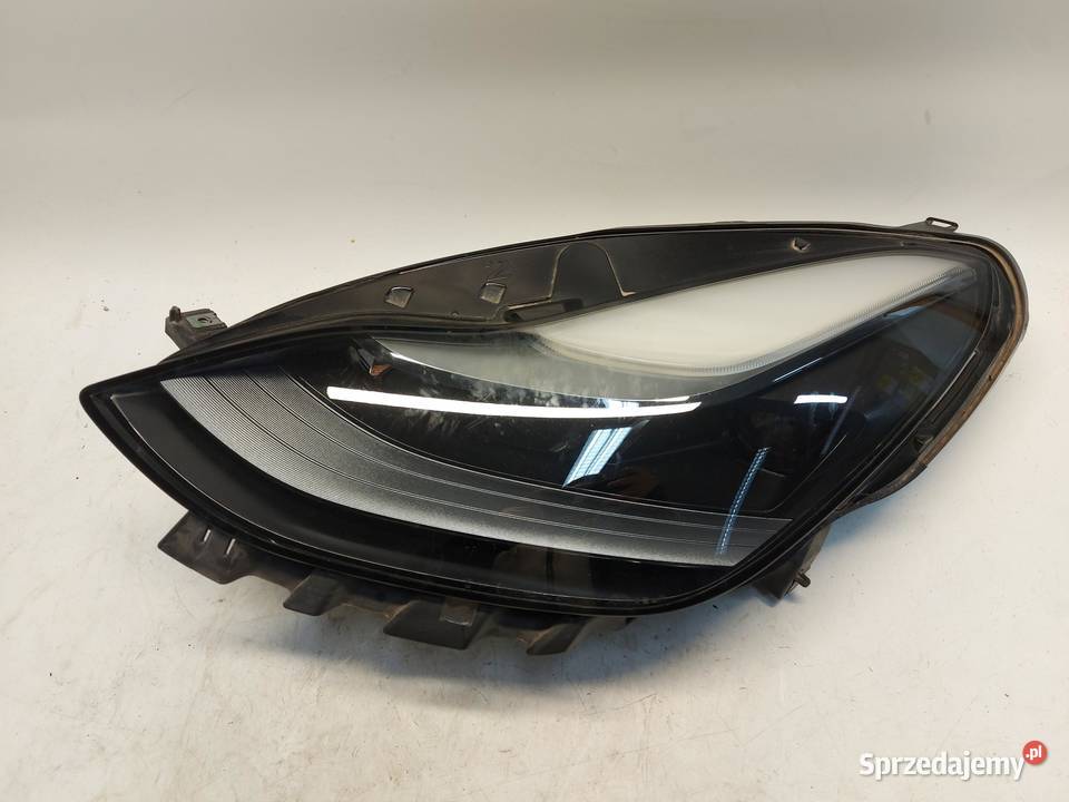 TESLA MODEL Y 2023r Lampa LED przód lewa UK RHD