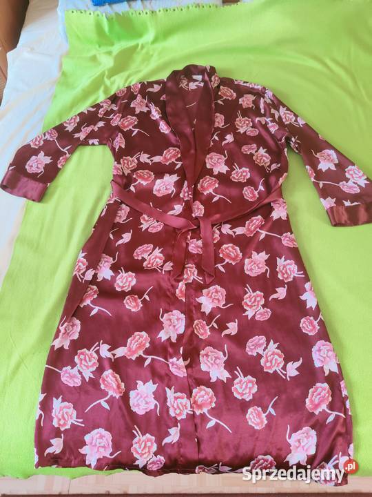 Szlafrok ciemny w kwiaty satyna satyna sprzedam