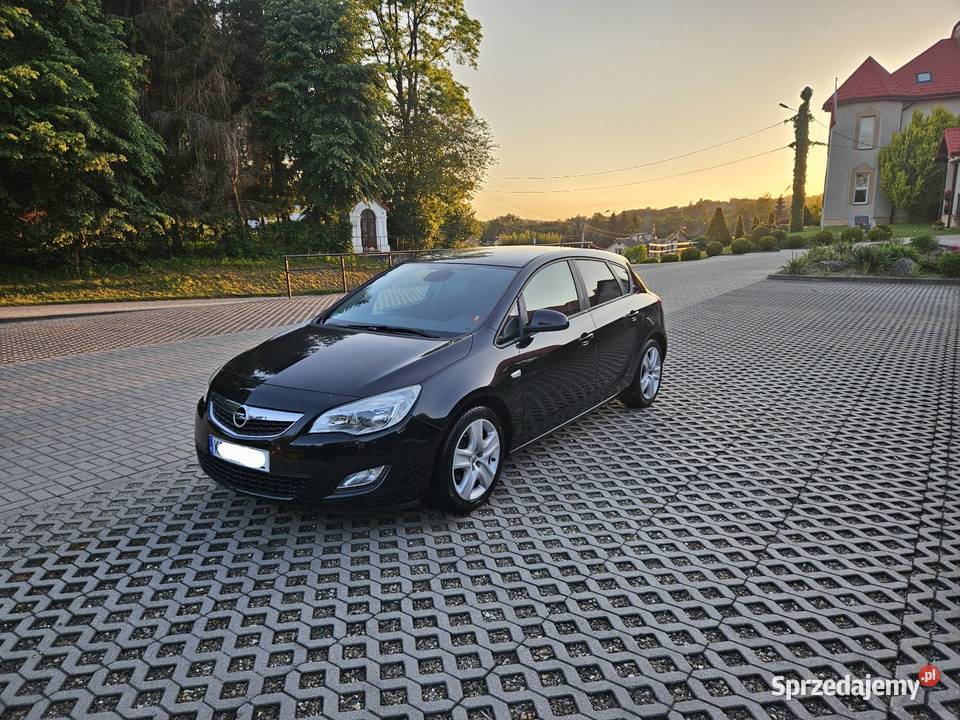 Opel Astra J 2011r 13cdTi Niski Przebieg Klima Ryglice