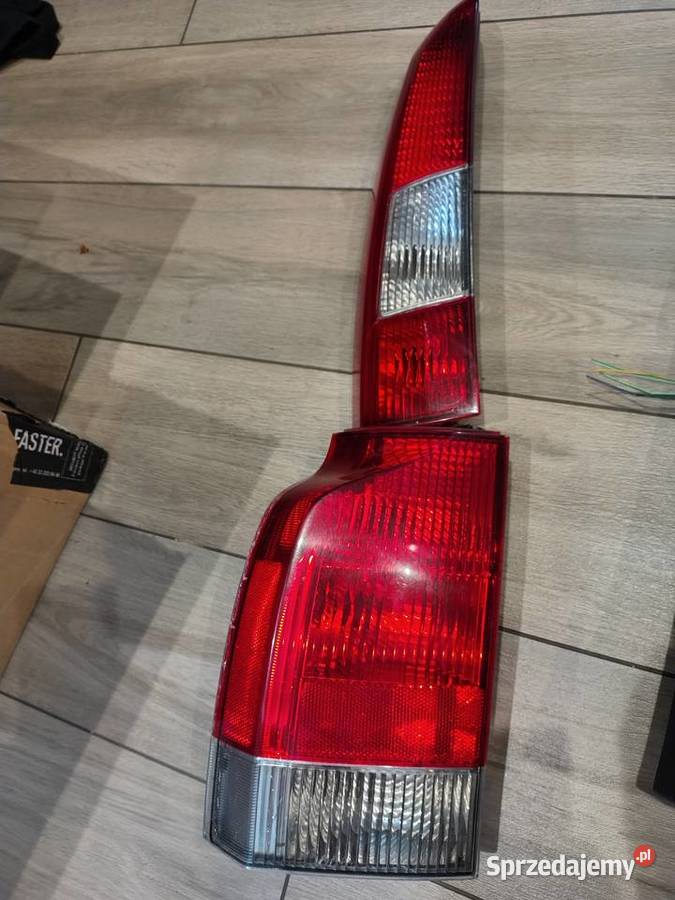 Lampa lampy tył tylne Volvo V70 II 20002007 lewa Niepołomice