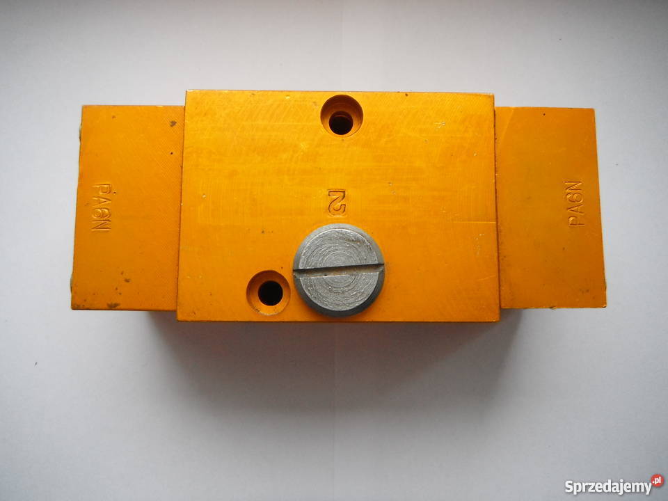 Rozdzielacz 13 pneumatyczny ZM Radom Biznes i Przemysł Chlewiska