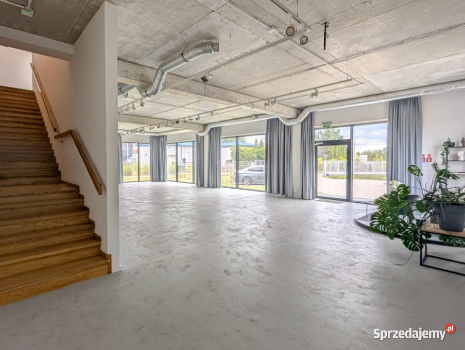 Magazyn i budynek biurowy Ursynów Baletowa Warszawa