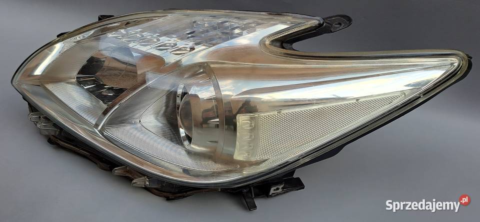TYTUŁ OGŁOSZENIA LAMPA PRAWA PRZÓD TOYOTA PRIUS osobowe dolnośląskie