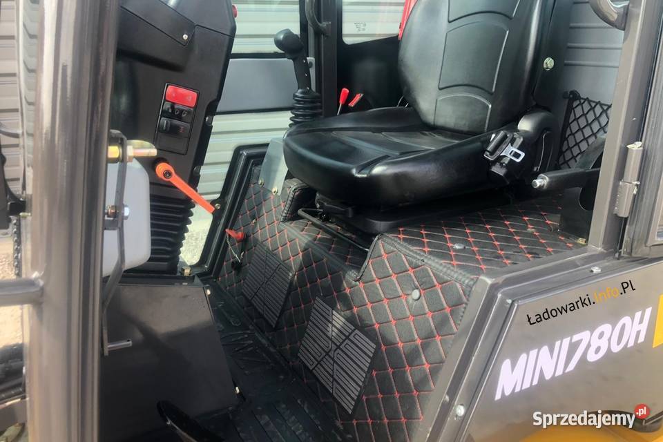 ŁADOWARKA KOŁOWA WOLF MINI 780H KUBOTA 25