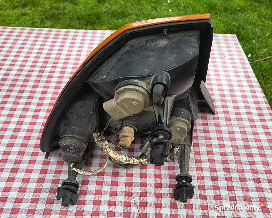 Chrysler 300m lampa prawy tył Rok produkcji 2000 śląskie Tychy